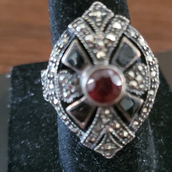 VINTAGE S.S GARNETS,BLACK ONYX RING - Picture 3 of 6